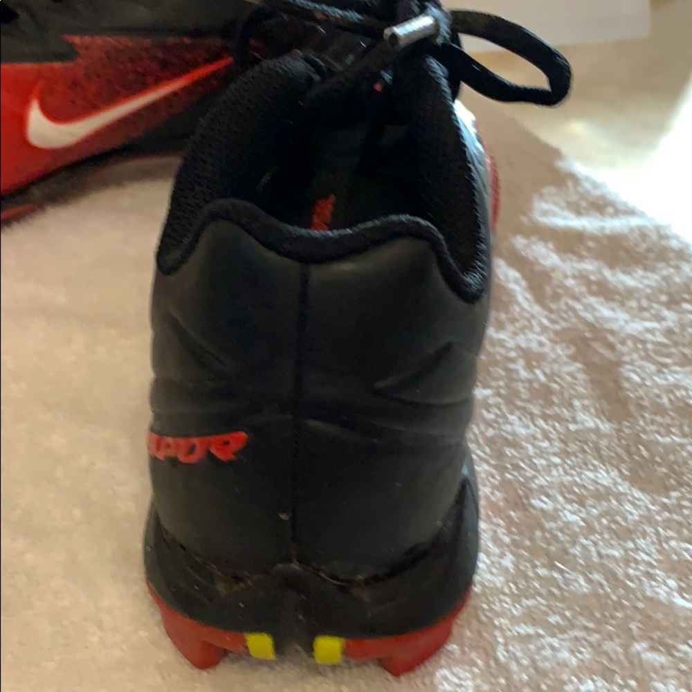 Nike soccer cleats - Picture 4 of 5
